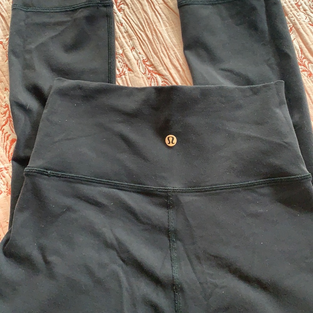 Lululemon Wunder Under crops black size 4